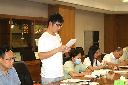 【汇聚青年力量 奋进时代征程】开云手机入口党支部召开专题党课暨预备党员转正党员大会(图2) 【汇聚青年力量 奋进时代征程】开云手机入口党支部召开专题党课暨预备党员转正党员大会(图2)