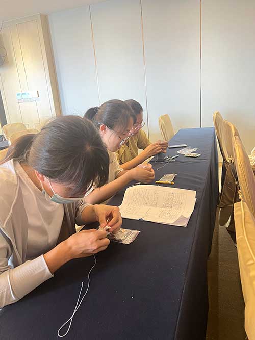 【巧手做香包 健康迎端午】开云手机入口开展香包制作活动(图3)