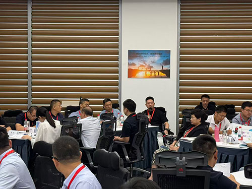 课堂互动—吴彦组回答问题.jpg 问道华为,聚力前行!开云手机入口求索管理优化之路(图7)