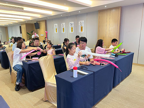 过层.jpg 【月满华诞 匠心传情】开云手机入口举办“团圆庆华诞”亲子活动(图2)